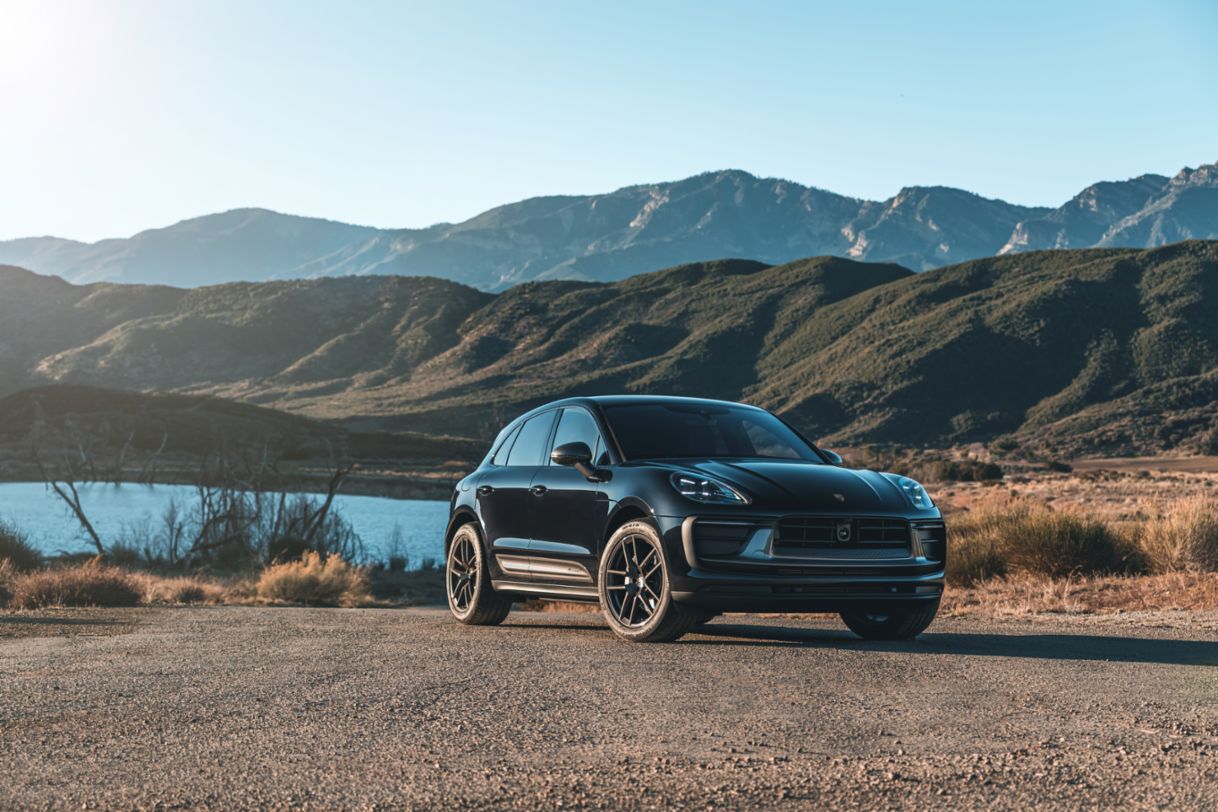 Macan T, Jet Black Metallic, 2022, PCNA